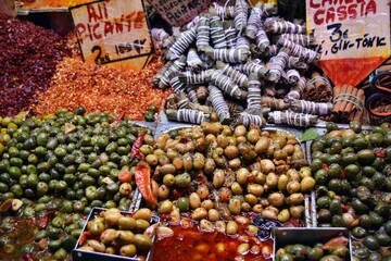 Fresh and healthy many olives for sale at a market - obrazy, fototapety, plakaty