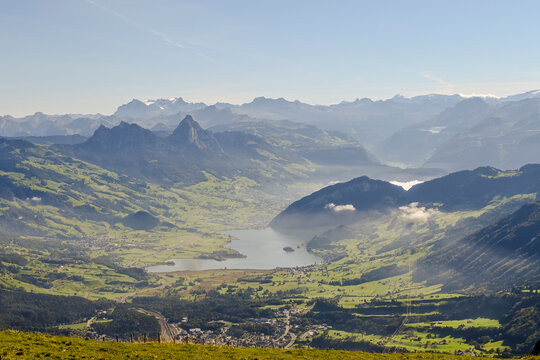 Rigi, Lauerzersee, Seewen, Schwyz,Arth, Goldau, Bergbahnen, Wanderweg, Aussichtspunkt, Grosser Mythen, Zentralschweiz, Alpen, Sommer, Schweiz