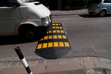 traffic calming in road traffic