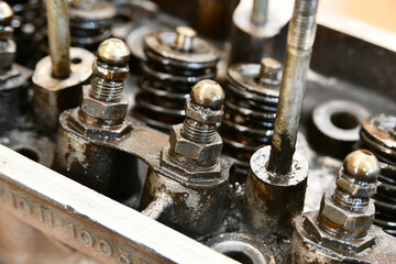 Valves, valve springs, cylinder head rocker arms, valve lifters. Repair of an internal combustion...