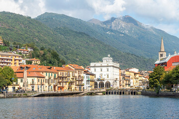 Fototapeta na wymiar The beautiful Omegna, with splendid buildings that are reflected on Lake Orta