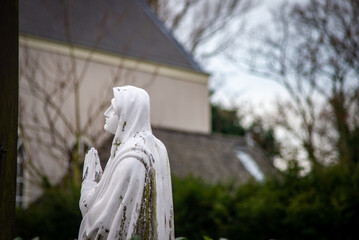 13 February 2022, Zijlpoort, Leiden, Netherlands, Image of the old Catholic Begraafplaats cemetery...