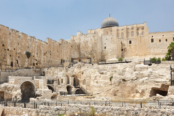 Fototapeta premium Ancient walls of the old city in Jerusalem