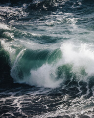 Huge ocean wave causing a splash