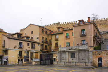 Fototapeta na wymiar Architecture of Plaza del Azoguejo in Segovia, 