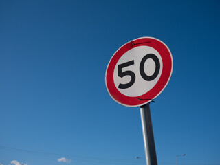 speed limit sign 
