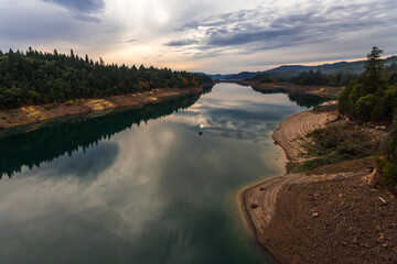 Beautiful view at the Lost Creek Lake in South Oregon in fall