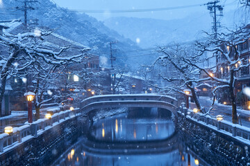 城崎温泉の冬の夜景 - obrazy, fototapety, plakaty