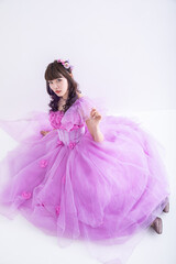 ピンクのドレスを着た女性　dress