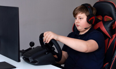 Fototapeta na wymiar teenager playing video game