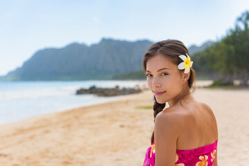 Asian beauty woman portrait on hawaiian beach Hawaii vacation travel. Summer healthy skin body care model. - obrazy, fototapety, plakaty