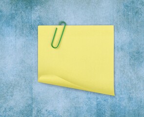 do not forget reminder, sticky note against wall