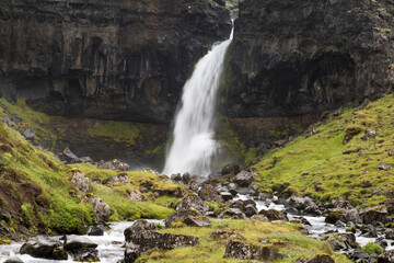 Wasserfall nahe der Strasse 47 landeinwärts vom Hvalfjörður bei Borgarnes