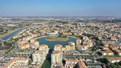 Obraz premium vue aérienne de Montpellier, Lattes et Mauguio dans le sud de la France en Occitanie
