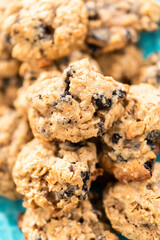 Chewy oatmeal raisin cookies