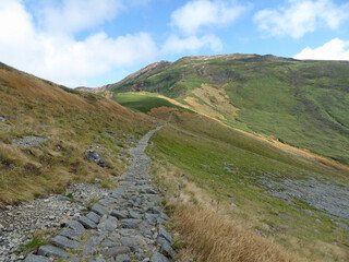 月山の稜線を歩く