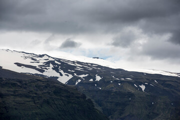 Fototapeta na wymiar Der Öræfajökull - Rund um den aktiven Vulkan im Süden Islands wird seit den Wintermonaten verstärkte seismische Aktivität festgestellt.