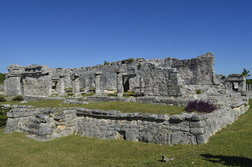 Ruínas de Tulum no México com céu azul
