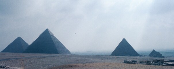 Naklejka na ściany i meble pyramid of giza