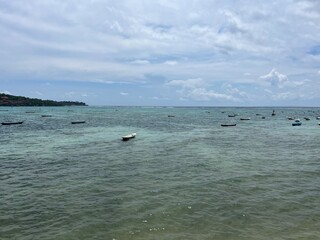 インドネシア レンボンガン島 チュニガン島 ラグーン