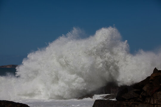 「Undertow」の画像 - 790 件の Stock 写真、ベクターおよびビデオ | Adobe Stock