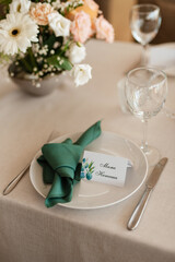 elegant wedding decorations made of natural flowers