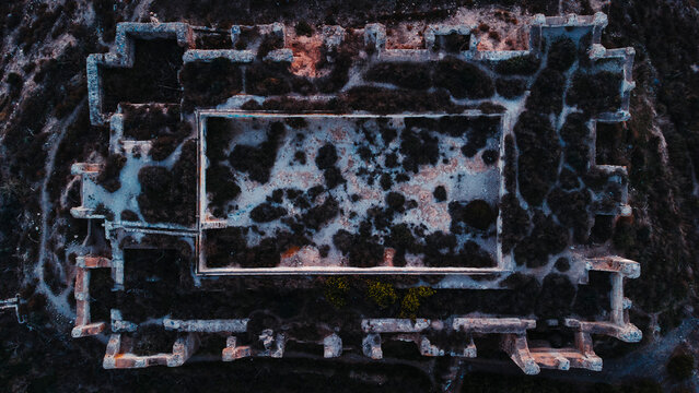 Vista a&eacute;rea de un antiguo castillo 