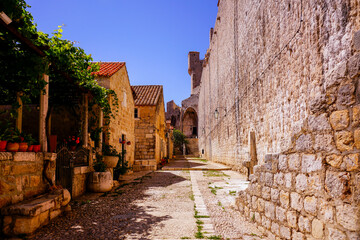 Fototapeta premium Street in old town of Dubrovnik at the city wall