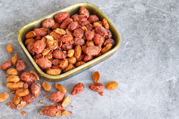 Salt-roasted candied almonds and peanuts