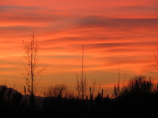 Scende il sole e si colora il cielo