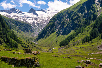 Fototapeta na wymiar Beautiful landscape in Habachtal in Salzburger Land in the Austrian Alps. Well know because of its emeralds site.