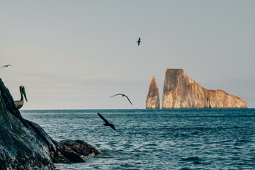 Kicker Rock in Galapagos Islands - obrazy, fototapety, plakaty