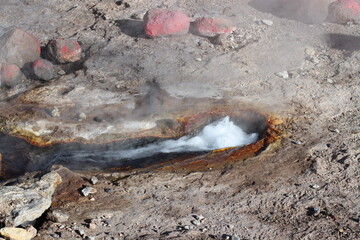geiser deserto do Atacama nascente termal entra em erupção
