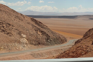 Deserto do Atacama paisagens texturas cores flamingos estradas