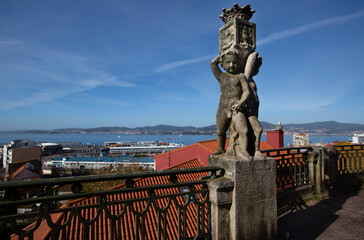 Fototapeta premium Sculptures of the viewpoint of the Paseo de Alfonso XII in the old town of Vigo