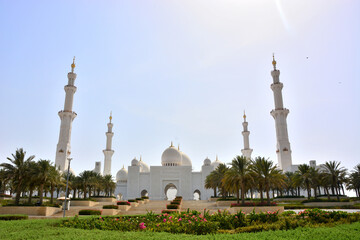 Fototapeta na wymiar Abu Dhabi, United Arab Emirates - Sheikh Zayed Grand Mosque, world's largest mosque