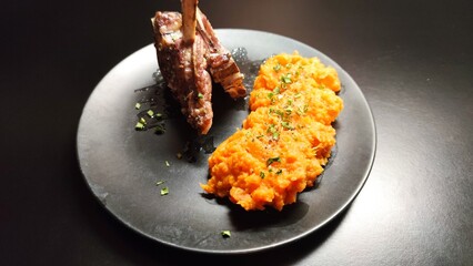 Fait maison - Côtelettes d'agneau et purée de patate douce