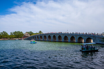 Fototapeta premium The Seventeen Arch Bridge over Kunming Lake, Beijing, China
