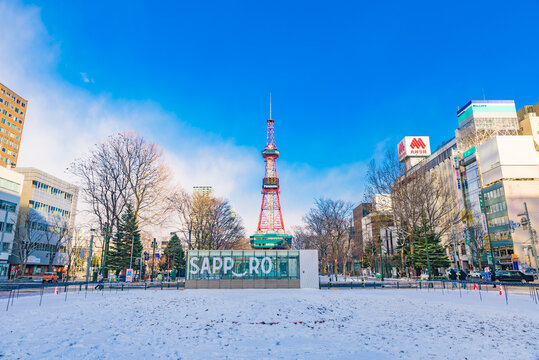 日本,北海道札幌市 - 2021年12月: 札幌のシンボル・さっぽろテレビ塔