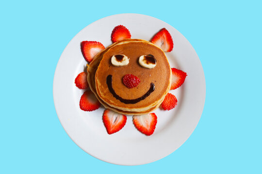 Kindermen&uuml;, Kinderteller, Pfannkuchen in Form einer Sonne