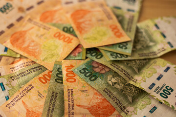 Obraz premium Banknotes of 500 and 1000 Argentine pesos