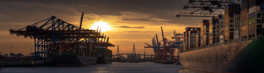 Sunrise in the port of Hamburg 