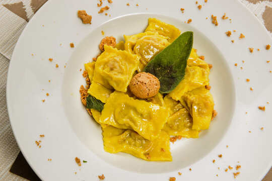 Tortelli di zucca, primo piatto italiano