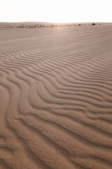 Arena de las dunas en Fuerteventura durante el atardecer