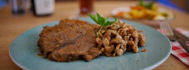 Kalbsbraten Schmorbraten mit Spätzle