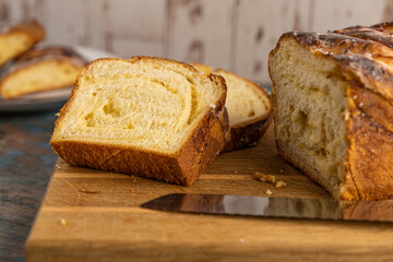 Hefezopf mit Vanillecreme