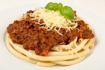 Maccaroni Bolognese mit Käse