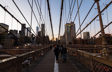 Obraz premium Photo from the Brooklyn Bridge at night in NYC