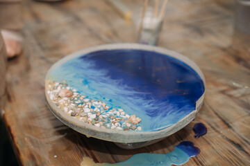 The process of creating decorations from epoxy resin 4297.