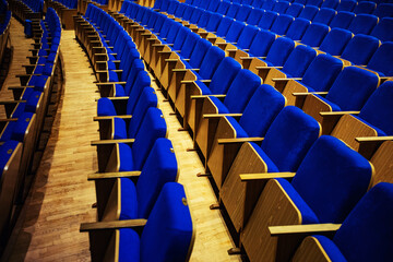 Obraz premium auditorium without people with blue chairs